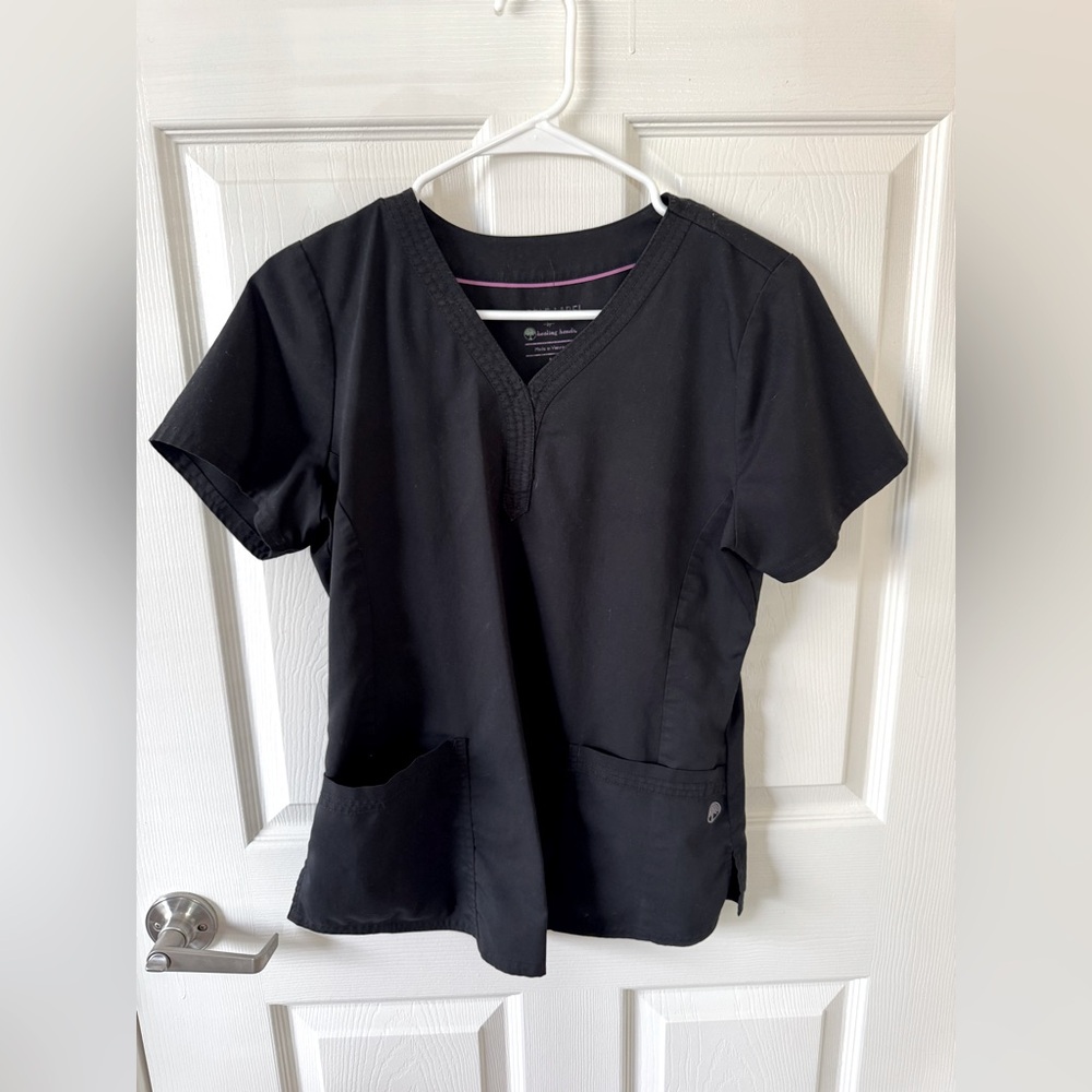 Healing hands top and bottom on scrub set